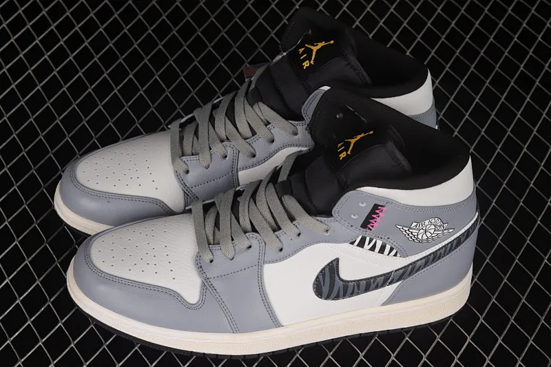 All Categories Air Jordan Jordan Series Basketball Shoes Air Jordan 1 Mid Air Jordan 1 Mid AJ1 Joe 1 Year of the Tiger Customized Chinese Basketball Shoes 554724-170